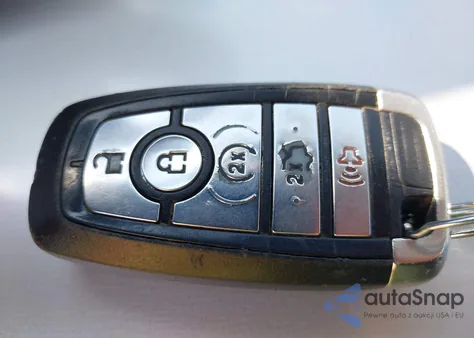 2018 Ford Fusion Titanium z USA, uszkodzony, nr VIN 3FA6P0D94JR124682